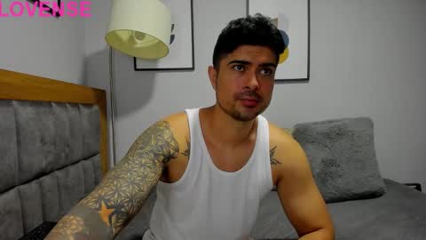 Snapshot of adam_clarke chatting on September 27, 8:01 am adam clarke online show from September 27, 8:01 am
