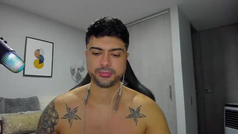 Snapshot of adam_clarke chatting on February 3, 2:36 am adam clarke online show from February 3, 2:36 am