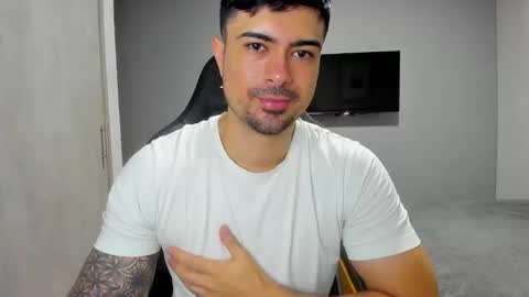 Snapshot of adam_clarke chatting on February 26, 4:49 pm adam clarke online show from February 26, 4:49 pm