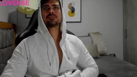 Snapshot of adam_clarke chatting on October 6, 1:12 am adam clarke online show from October 6, 1:12 am