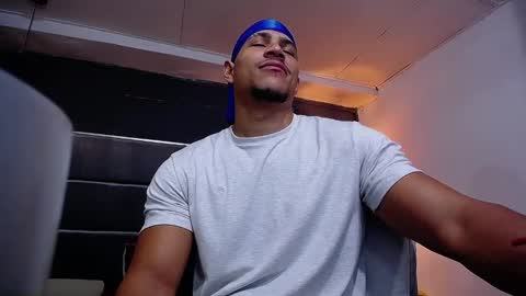 Snapshot of adam_fit19cm chatting on September 26, 2:14 pm adam_fit19cm online show from September 26, 2:14 pm