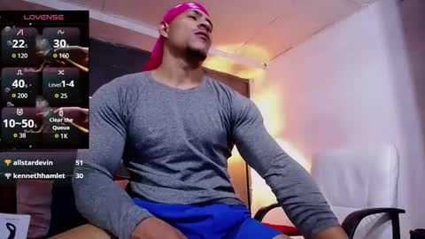 Snapshot of adam_fit19cm chatting on October 9, 3:06 pm adam_fit19cm online show from October 9, 3:06 pm