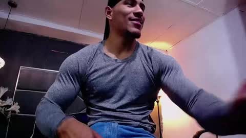 adam_fit19cm online show from February 3, 1:59 pm