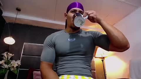 Snapshot of adam_fit19cm chatting on October 2, 1:54 pm adam_fit19cm online show from October 2, 1:54 pm