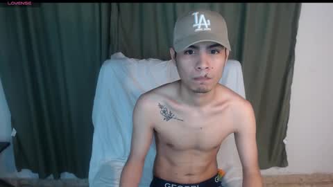 adam_sinclair online show from November 6, 8:06 am