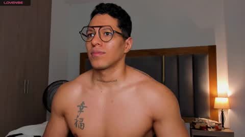 adambrocs1 online show from March 11, 8:41 am