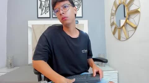 Adams Bobby online show from January 15, 11:19 am