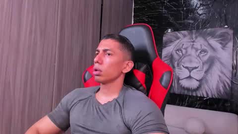 Adan Sin online show from November 8, 4:43 pm