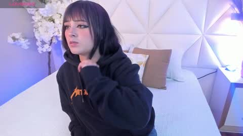 Snapshot of adara_carter_ chatting on October 8, 3:45 am adara_carter_ online show from October 8, 3:45 am