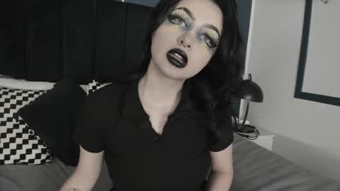 Snapshot of adeelinee chatting on January 21, 1:08 am Ade online show from January 21, 1:08 am