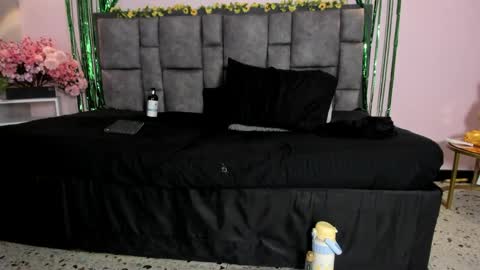 adela online show from March 14, 5:44 am