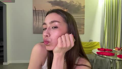 Stella online show from February 19, 7:35 pm