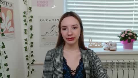 Snapshot of adele0_0 chatting on February 20, 10:27 am Adele online show from February 20, 10:27 am