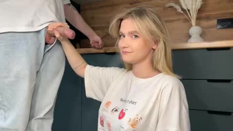 Adele Nick online show from March 19, 1:49 pm