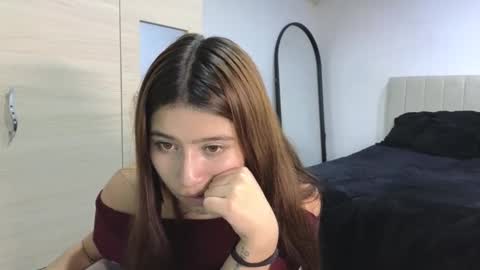 adellein foxx online show from October 19, 6:40 am