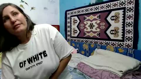 Snapshot of adelineblueeyes chatting on October 2, 11:31 am Larisa online show from October 2, 11:31 am