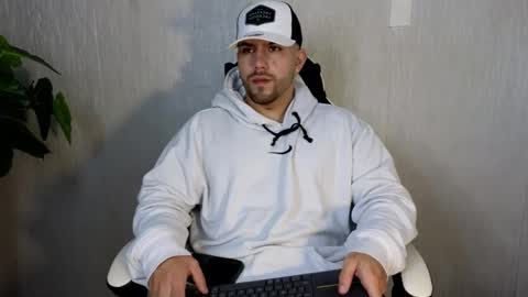Snapshot of ades_lowe chatting on October 8, 12:11 pm Ades online show from October 8, 12:11 pm