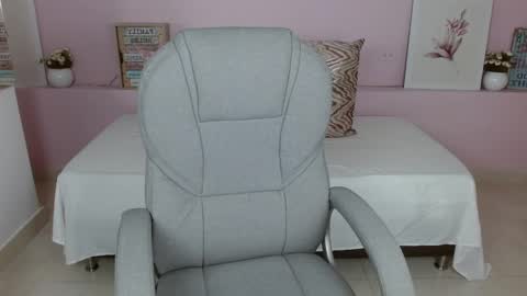Snapshot of adhara_cortez chatting on December 23, 9:18 pm Adhara Cortez online show from December 23, 9:18 pm