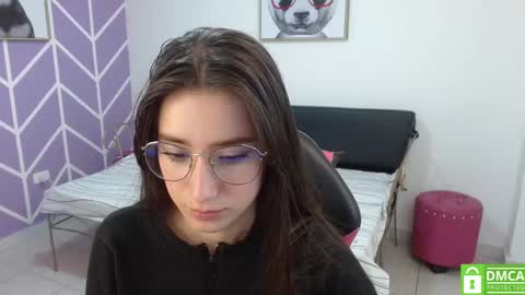 Snapshot of adhara_kitten chatting on October 5, 1:19 pm Adhara online show from October 5, 1:19 pm
