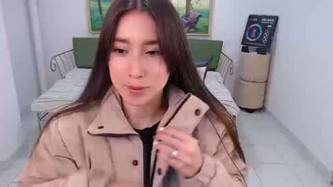 Snapshot of adhara_kitten chatting on September 17, 1:03 pm Adhara online show from September 17, 1:03 pm