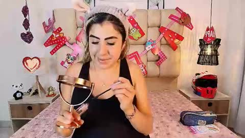 Snapshot of adharasmithh chatting on September 15, 7:37 pm AdharaSmithh online show from September 15, 7:37 pm