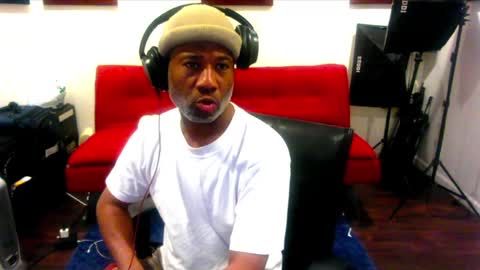 Snapshot of adick_ting chatting on February 17, 5:23 pm adick_ting online show from February 17, 5:23 pm