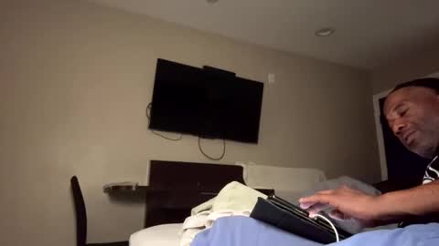 Snapshot of adick_ting chatting on December 23, 12:41 pm adick_ting online show from December 23, 12:41 pm