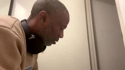 Snapshot of adick_ting chatting on February 7, 11:23 am adick_ting online show from February 7, 11:23 am