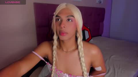 Snapshot of adonis_hot_xx chatting on October 9, 10:26 pm adonis_hot_xx online show from October 9, 10:26 pm
