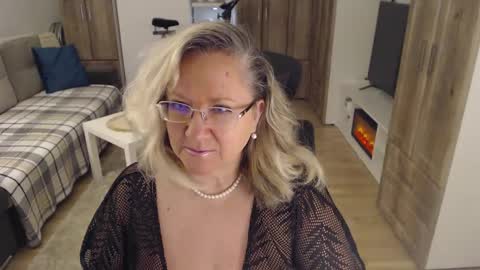 Cryna online show from February 14, 2:28 am