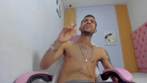Snapshot of adri_sexboy229 chatting on October 21, 7:13 am adri_sexboy229 online show from October 21, 7:13 am