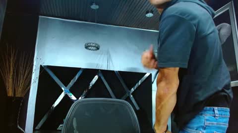   online show from December 17, 11:49 am