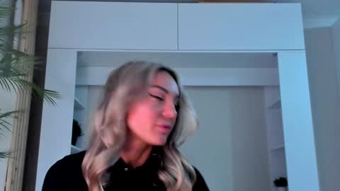 Snapshot of adriana_coy_ chatting on January 22, 6:10 am Adriana online show from January 22, 6:10 am