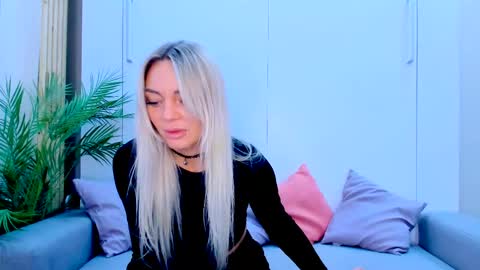 Snapshot of adriana_coy_ chatting on March 4, 12:22 pm Adriana online show from March 4, 12:22 pm