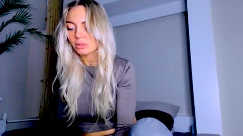 Snapshot of adriana_coy_ chatting on March 9, 3:38 pm Adriana online show from March 9, 3:38 pm