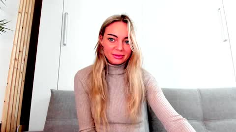 Snapshot of adriana_coy_ chatting on January 25, 2:58 pm Adriana online show from January 25, 2:58 pm