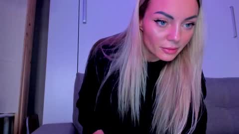 Snapshot of adriana_coy_ chatting on January 26, 9:29 pm Adriana online show from January 26, 9:29 pm