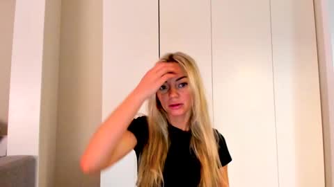 Snapshot of adriana_coy_ chatting on January 27, 12:48 pm Adriana online show from January 27, 12:48 pm