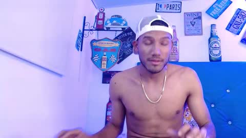 Snapshot of adriel_and_risitos_ chatting on October 6, 5:58 am adriel_and_risitos_ online show from October 6, 5:58 am