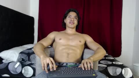 adriel_escalante online show from January 10, 4:18 am