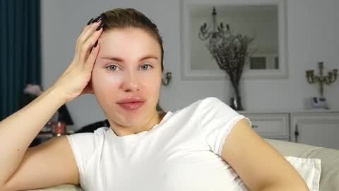 Aelia online show from October 10, 5:02 am