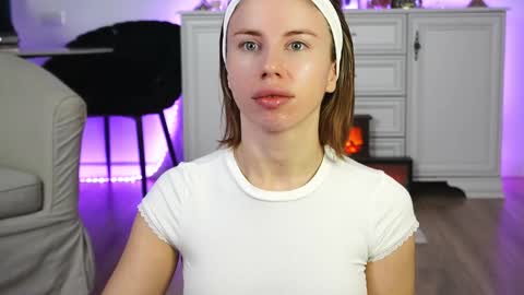 Aelia online show from October 18, 5:22 am