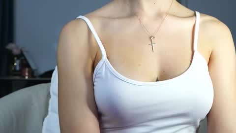 Aelia online show from September 22, 3:54 am