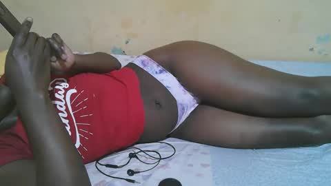 Snapshot of african_pussy2 chatting on October 11, 9:14 am african_pussy2 online show from October 11, 9:14 am