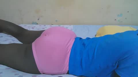 Snapshot of african_pussy2 chatting on October 10, 9:04 am african_pussy2 online show from October 10, 9:04 am
