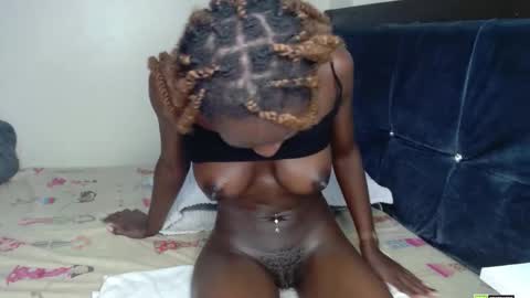 Mia online show from November 16, 1:13 pm