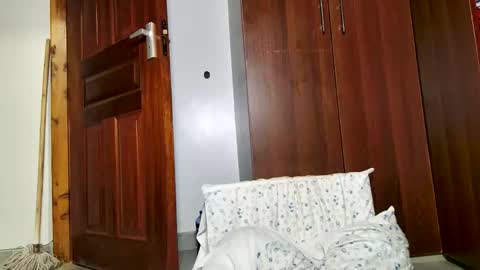 Leah online show from December 15, 2:51 am