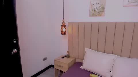 Vr.  online show from September 25, 12:01 pm