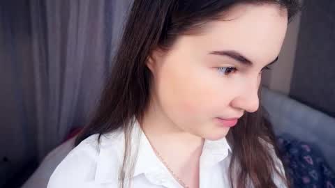 Lana  1800 - 0330 UTC   Mia 0700- 1630 UTC online show from September 21, 6:06 am