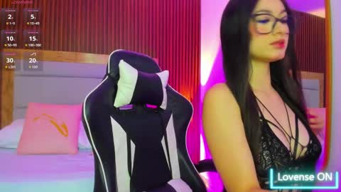 Snapshot of agata_noir chatting on September 19, 2:37 am A G A T A online show from September 19, 2:37 am